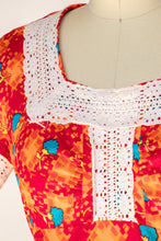 Load image into Gallery viewer, 1970s Mini Dress Printed Mod S