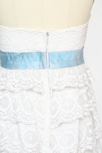 Load image into Gallery viewer, 1950s Dress White Lace Strapless Fitted M
