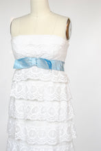 Load image into Gallery viewer, 1950s Dress White Lace Strapless Fitted M