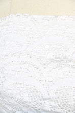 Load image into Gallery viewer, 1950s Dress White Lace Strapless Fitted M