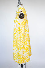Load image into Gallery viewer, 1960s Dress Cotton Floral Printed Shift S