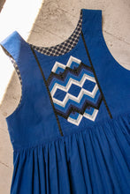 Load image into Gallery viewer, 1970s Jumper Dress Cotton Quilted S/M