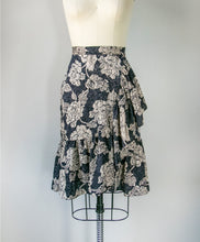 Load image into Gallery viewer, 1980s Silk Skirt Anne Klein M