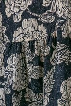 Load image into Gallery viewer, 1980s Silk Skirt Anne Klein M