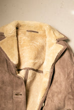 Load image into Gallery viewer, 1970s Coat Shearling Suede M