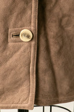 Load image into Gallery viewer, 1970s Coat Shearling Suede M