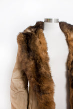 Load image into Gallery viewer, 1970s Puffer Coat Fur Lined Quilted S