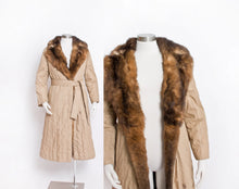 Load image into Gallery viewer, 1970s Puffer Coat Fur Lined Quilted S