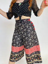 Load image into Gallery viewer, 1970s Culottes Cropped Pants Printed Cotton High Waist XS