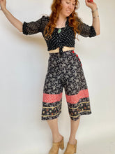 Load image into Gallery viewer, 1970s Culottes Cropped Pants Printed Cotton High Waist XS