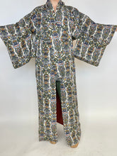 Load image into Gallery viewer, 1950s Kimono Japanese Robe Silk Crepe Printed Long