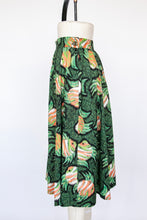 Load image into Gallery viewer, 1950s Full Skirt Cotton Novelty Print M