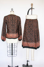 Load image into Gallery viewer, 1970s Skirt Blouse Set Ensemble Dark Floral M