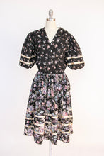 Load image into Gallery viewer, 1970s Shirtwaist Dress Dark Floral Cotton Full Skirt L / XL