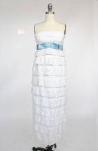 Load image into Gallery viewer, 1950s Dress White Lace Strapless Fitted M