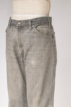 Load image into Gallery viewer, 1990s Levi&#39;s Jeans Gray Denim Cotton High Waist 32&quot; x 32&quot;