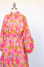 Load image into Gallery viewer, 1960s Dress A-Line Printed Mod Floral M