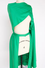 Load image into Gallery viewer, 1970s Wrap Dress Kelly Green Knit S