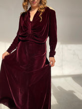 Load image into Gallery viewer, 1930s Dress Silk Velvet Metallic Gold Gown Deco Volup XL