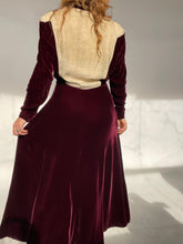 Load image into Gallery viewer, 1930s Dress Silk Velvet Metallic Gold Gown Deco Volup XL