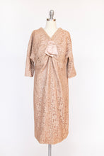 Load image into Gallery viewer, 1950s Dress Beige Champagne Lace 60s Volup XL