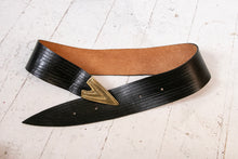 Load image into Gallery viewer, 1970s Waist Cinch Belt Leather Brass Buckle M