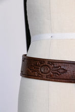 Load image into Gallery viewer, 1970s Belt Brass Buckle Ski Tooled Leather