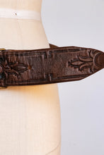 Load image into Gallery viewer, 1970s Belt Brass Buckle Ski Tooled Leather