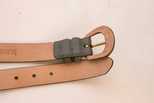 Load image into Gallery viewer, 1980s Waist Cinch Belt Grey Leather M