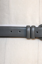 Load image into Gallery viewer, 1980s Waist Cinch Belt Grey Leather M