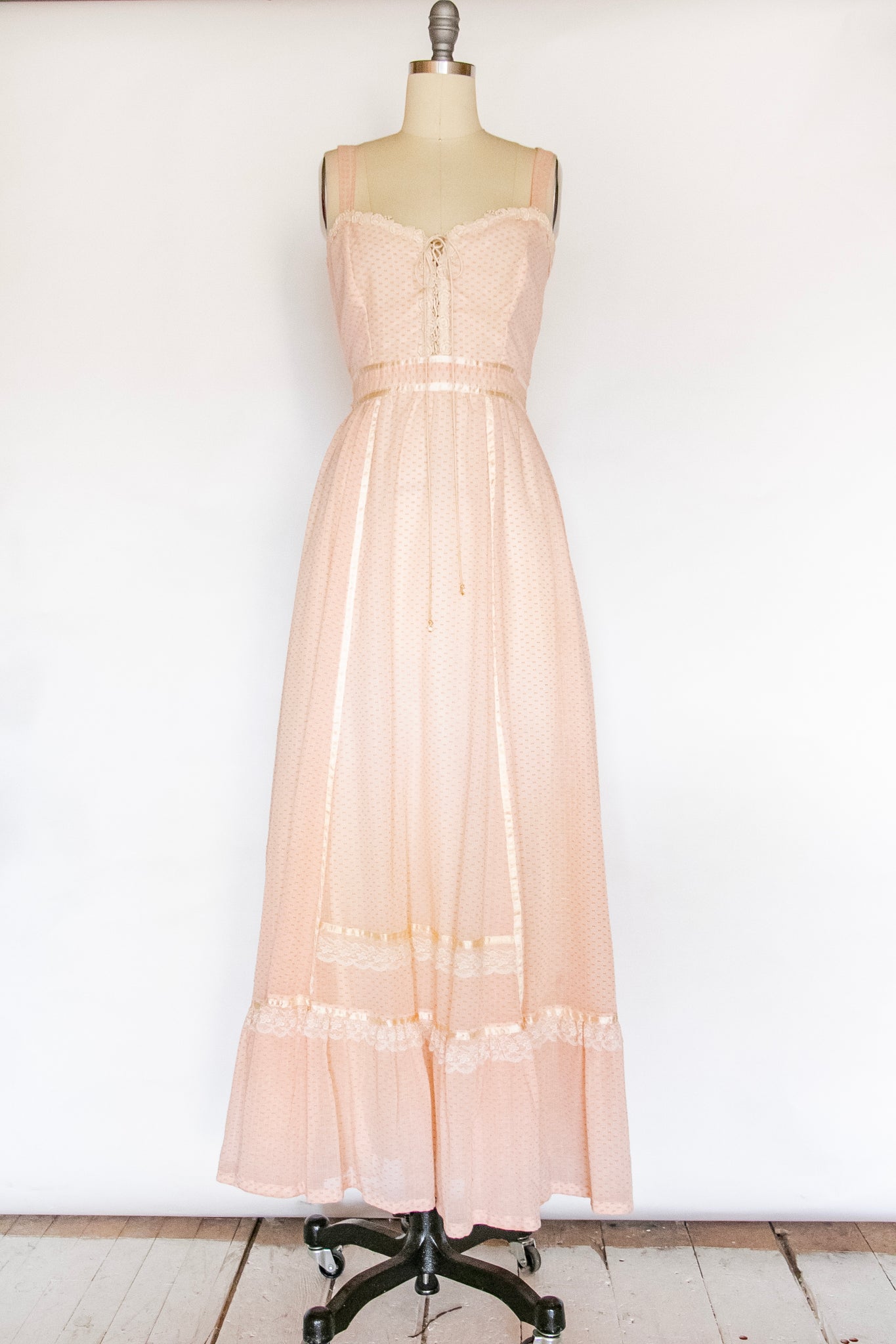 1970s Gunne Sax Dress Sleeveless Corset Maxi XS Deja Vintage Boutique 1970s Gunne Sax Dress Sleeveless Corset Maxi XS Deja Vintage Boutique