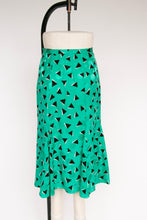 Load image into Gallery viewer, 1980s Silk Skirt Emerald Printed M