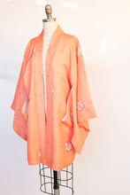 Load image into Gallery viewer, 1960s Haori Silk Printed Peach Lounge Robe