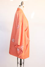 Load image into Gallery viewer, 1960s Haori Silk Printed Peach Lounge Robe