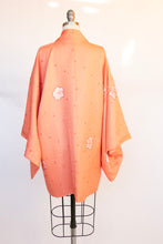 Load image into Gallery viewer, 1960s Haori Silk Printed Peach Lounge Robe