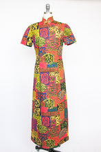 Load image into Gallery viewer, 1960s Cheongsam Dress Cotton Block Print M