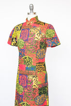 Load image into Gallery viewer, 1960s Cheongsam Dress Cotton Block Print M