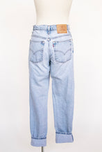 Load image into Gallery viewer, Levi&#39;s 550 Jeans Cotton Denim 1990s 28&quot; x 32&quot; Jr.