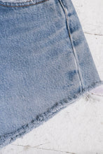 Load image into Gallery viewer, 1990s Levi&#39;s 501xx Jean Shorts Cotton Denim Cut Offs 28&quot;