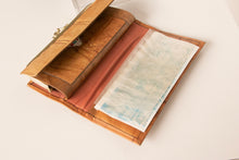 Load image into Gallery viewer, 1970s Wallet Deadstock Leather Large Coinpurse