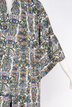 Load image into Gallery viewer, 1950s Kimono Japanese Robe Silk Crepe Printed Long