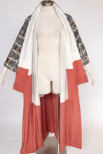 Load image into Gallery viewer, 1950s Kimono Japanese Robe Silk Crepe Printed Long