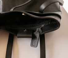 Load image into Gallery viewer, 1990s Coach Purse Black Leather Shoulder Bag
