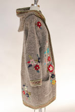 Load image into Gallery viewer, 1970s Sweater Wool Chunky Knit Floral Hooded Long