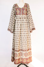 Load image into Gallery viewer, 1970s Maxi Dress Paisley Printed Cotton Soho S