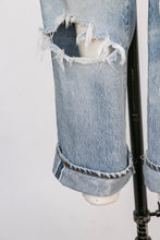 Load image into Gallery viewer, 1980s Levi's 501 Redline Selvedge Jeans Distressed Denim 29" x 33"