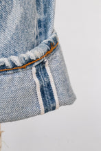 Load image into Gallery viewer, 1980s Levi's 501 Redline Selvedge Jeans Distressed Denim 29" x 33"
