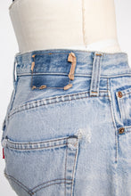 Load image into Gallery viewer, 1980s Levi's 501 Redline Selvedge Jeans Distressed Denim 29" x 33"