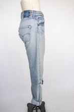 Load image into Gallery viewer, 1980s Levi's 501 Redline Selvedge Jeans Distressed Denim 29" x 33"