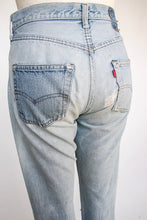 Load image into Gallery viewer, 1980s Levi's 501 Redline Selvedge Jeans Distressed Denim 29" x 33"
